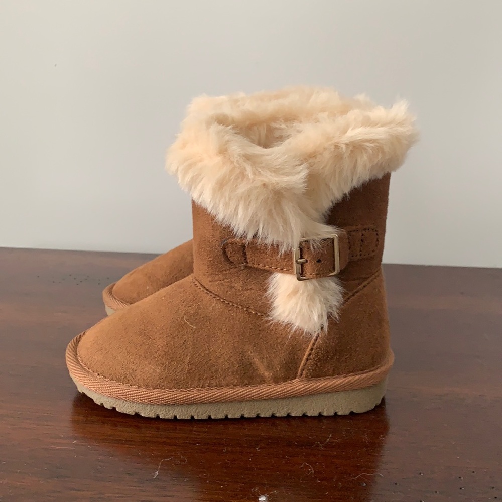 Brown winter boots